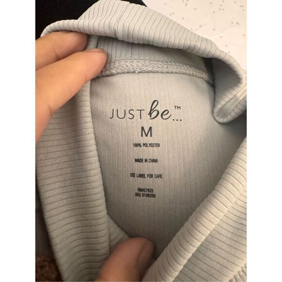Just be gray long sleeve top size medium - Picture 7 of 7